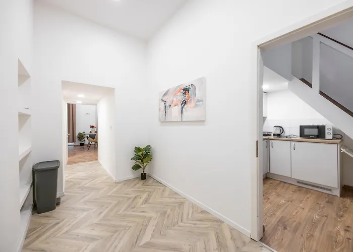 Dob St 66 Apartment