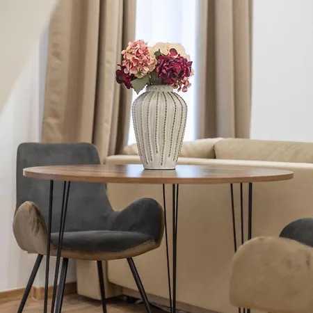 Apartamento Charming Grand In The Heart Of *